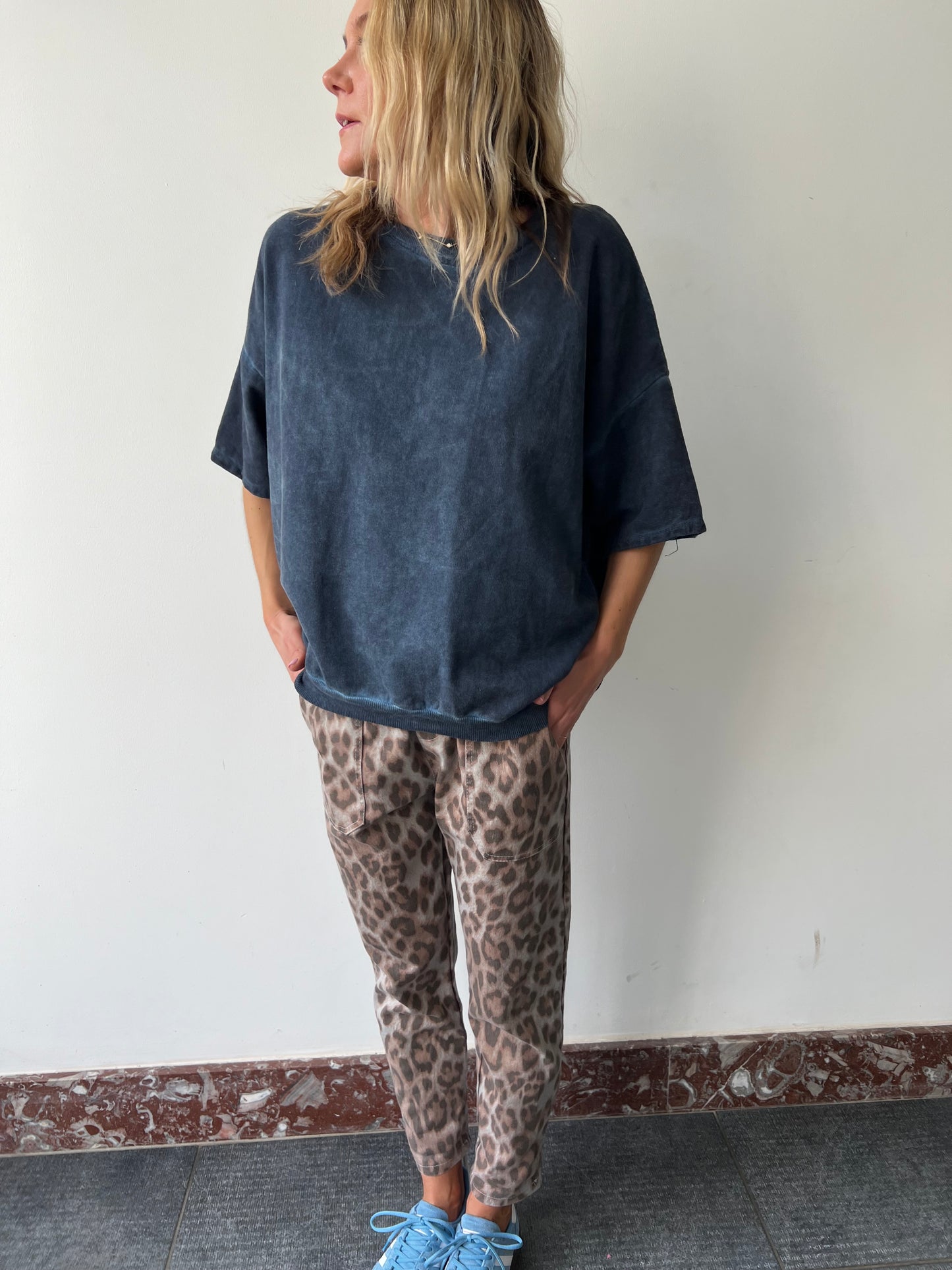 NAVY BLUE SWEATSHIRT
