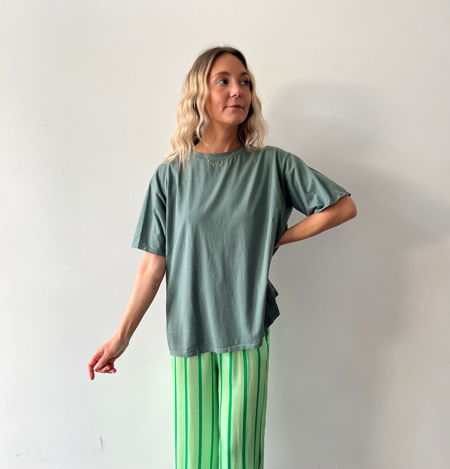 Basic tee kaki
