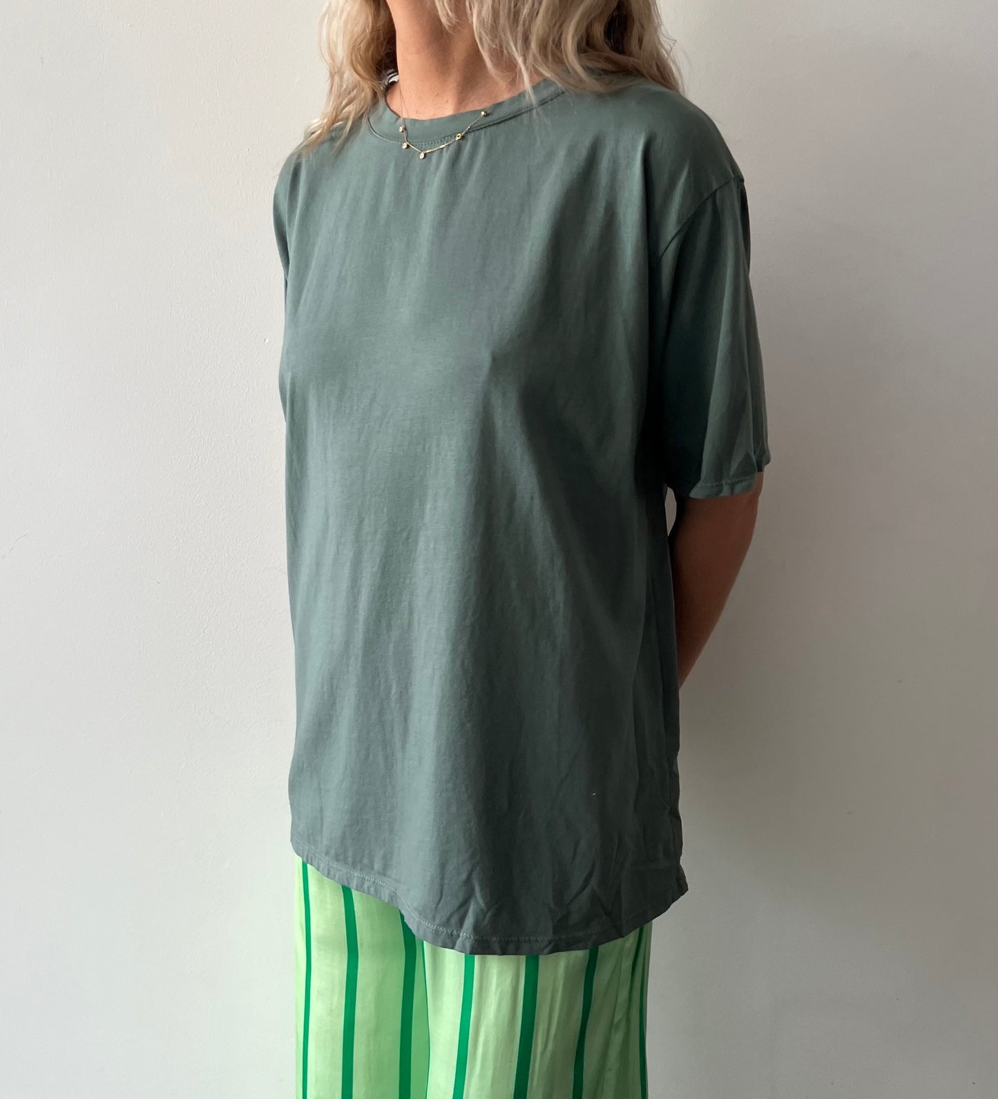 Basic tee kaki