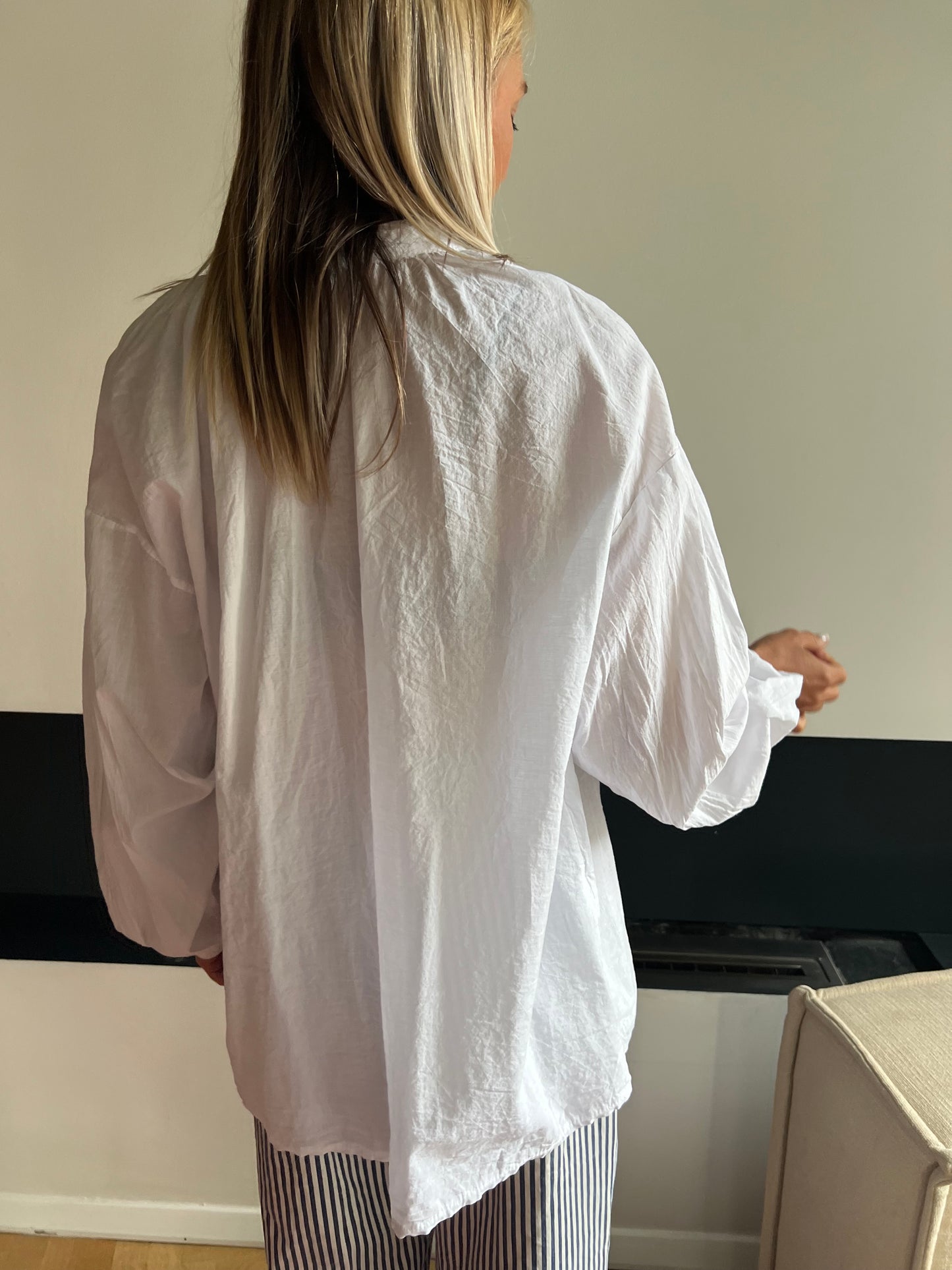 WHITE BLOUSE