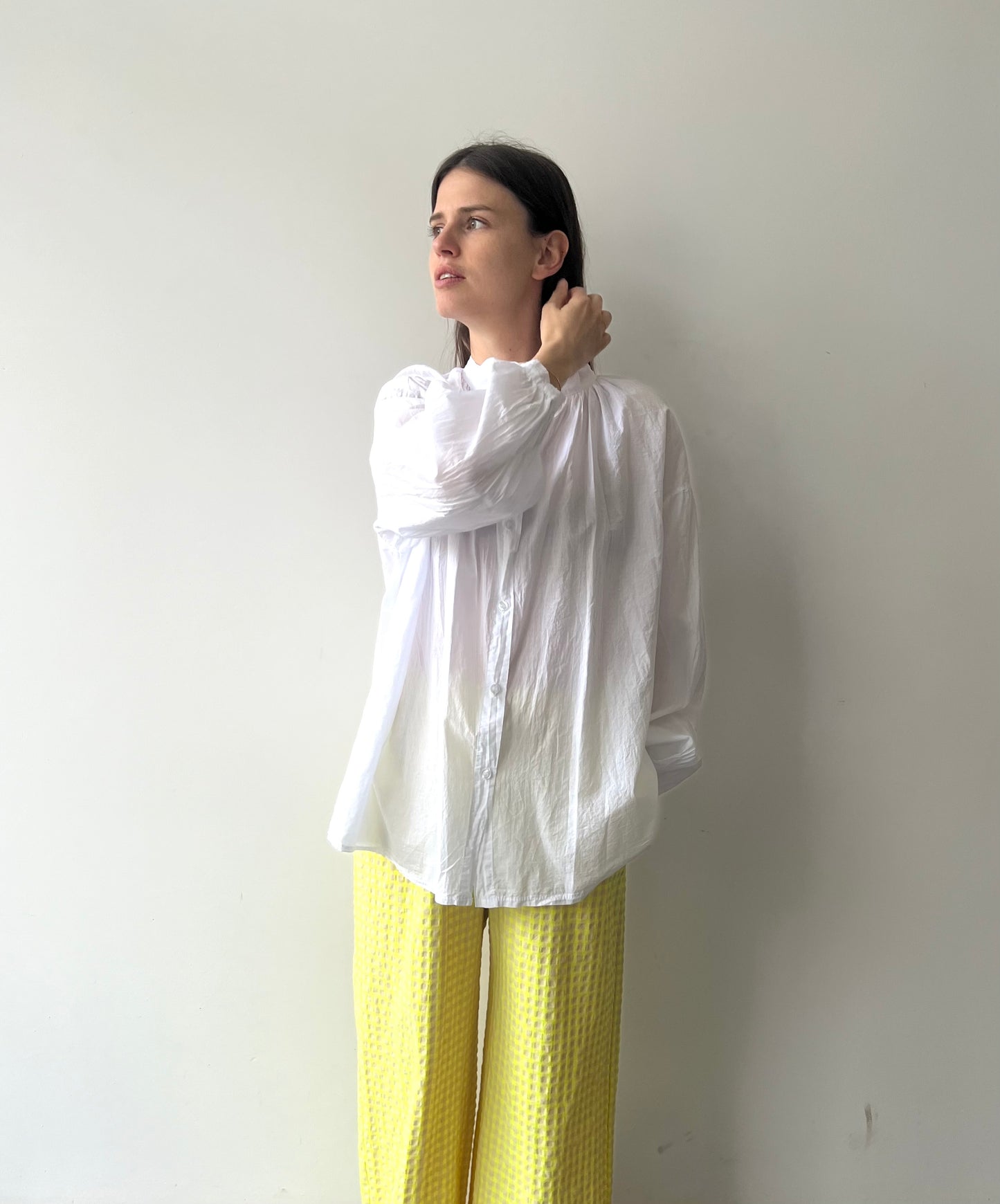 WHITE BLOUSE