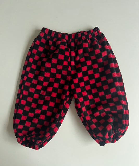 Check fleece black and red pants