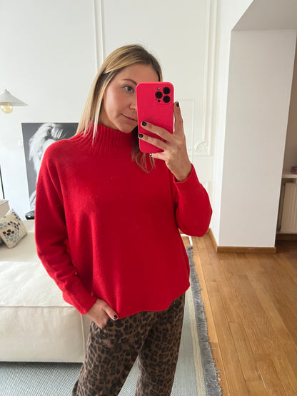 RED HIGH NECK SWEATER