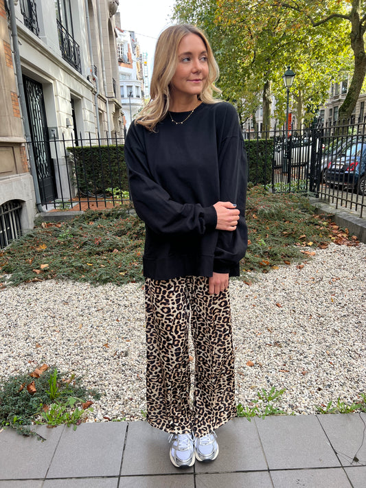 Long black sweatshirt
