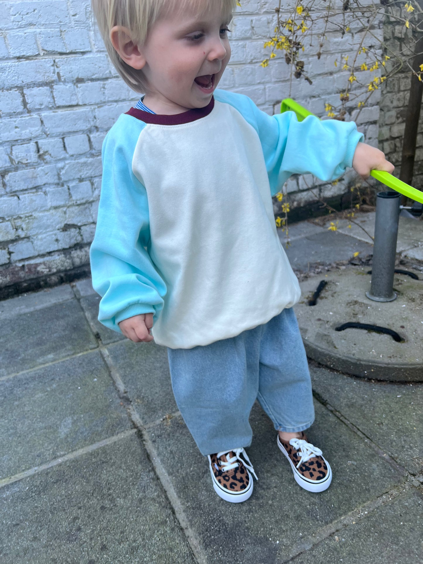 BLUE RAGLAN SWEATSHIRT