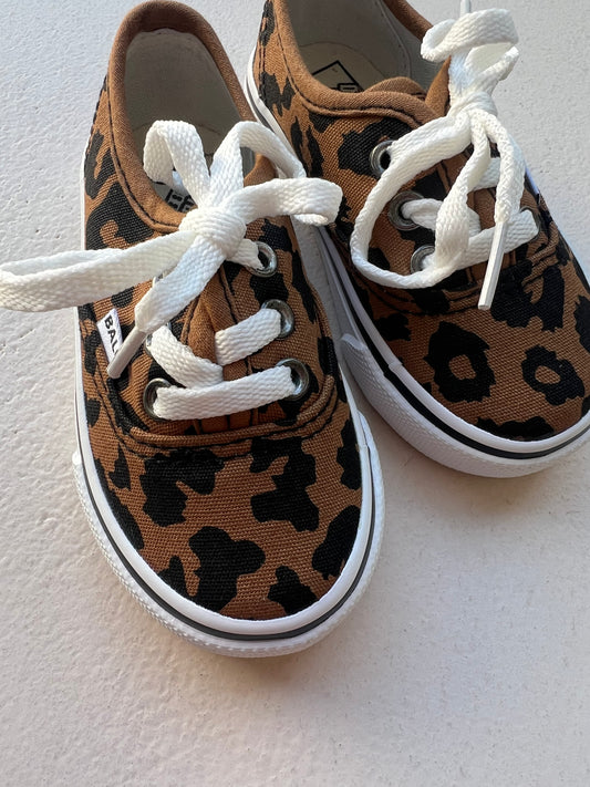 PRE ORDER LEO SNEAKERS