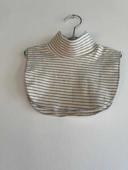 Plastron écru ligné gris